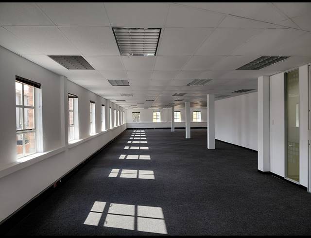 362M² OFFICE TO LET IN FOURWAYS